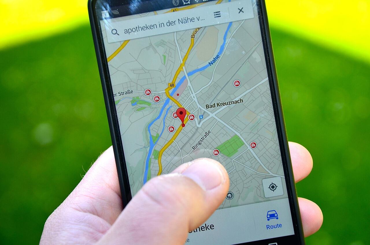 Traveler using phone for navigation while exploring